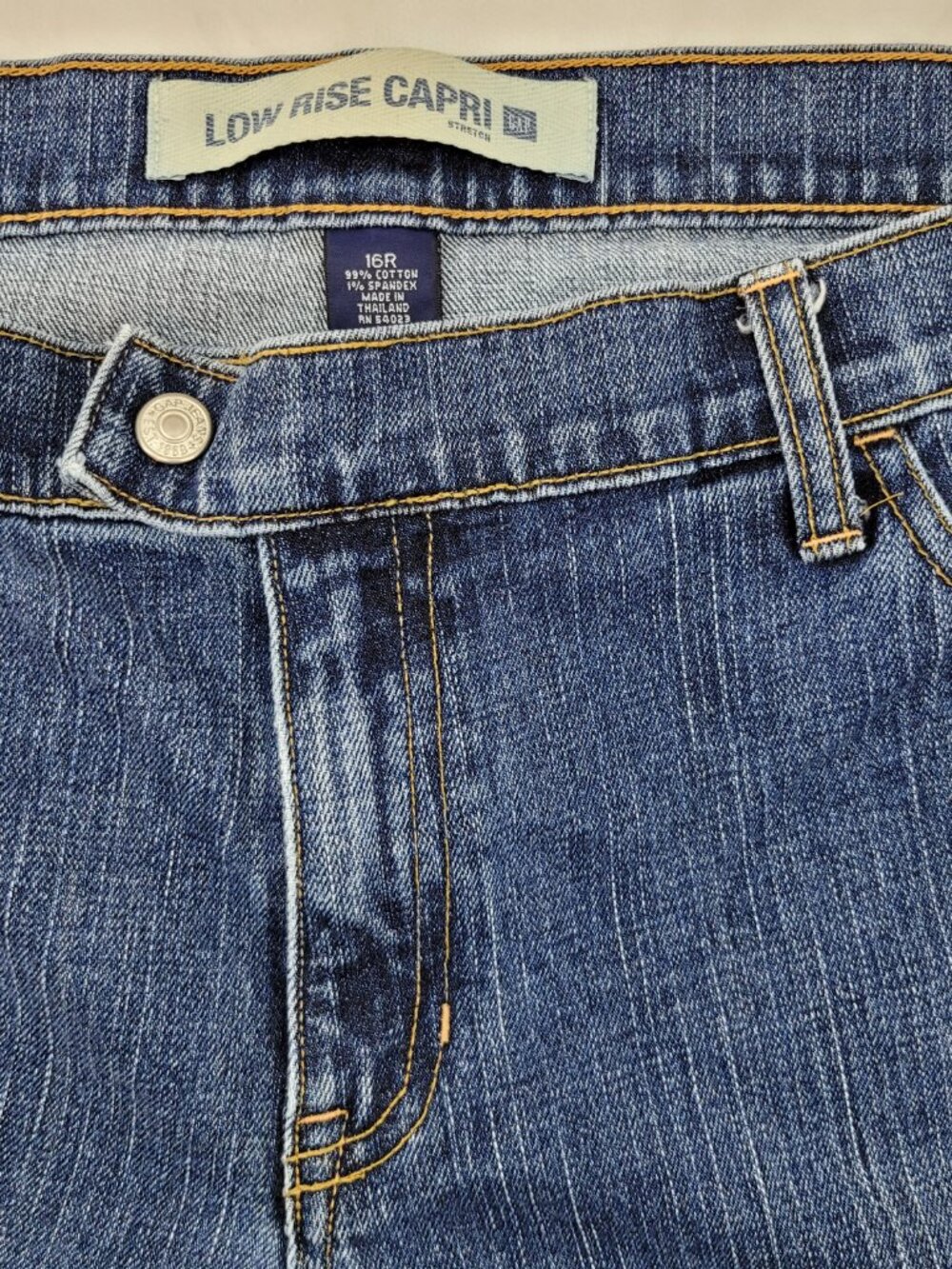 GAP Low Rise Capri Stretch Jeans Women's 16 Blue Cuffed Crop Pockets Vintage Y2K